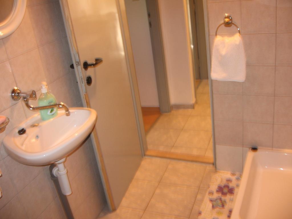 Apartments Darinka Skradin Szoba fotó